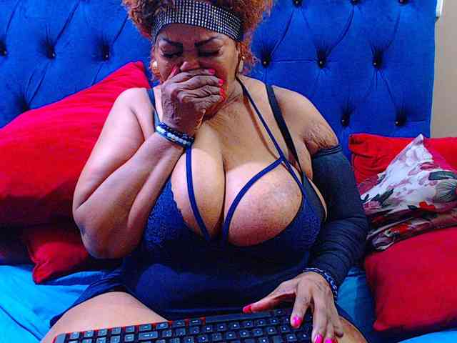 Ebonycandy10 webcam