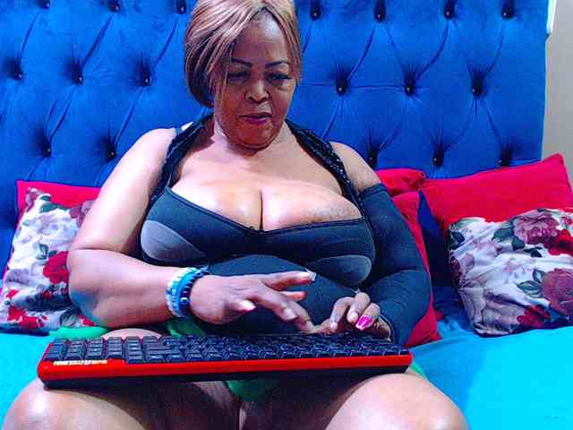 Ebonycandy10 webcam
