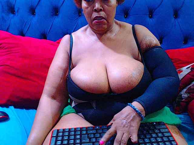 Ebonycandy10 webcam