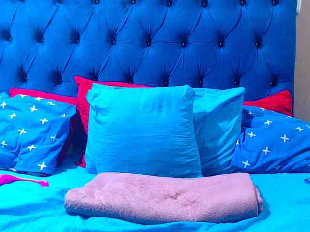 ebonycandy10's live room