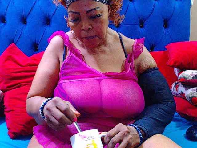 Ebonycandy10 webcam