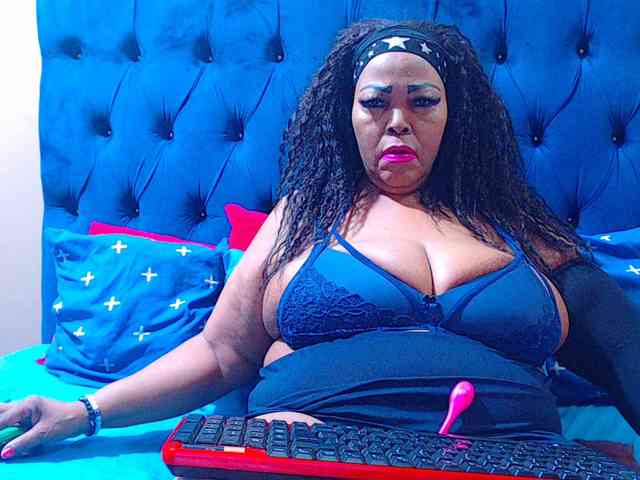 Ebonycandy10 webcam