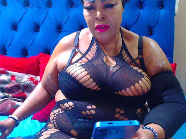 Ebonycandy10 webcam