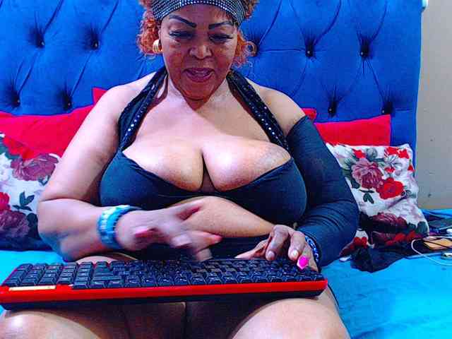 Ebonycandy10 webcam