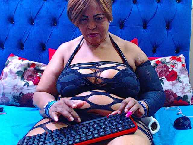 Ebonycandy10 webcam