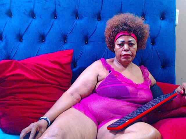 Ebonycandy10 webcam