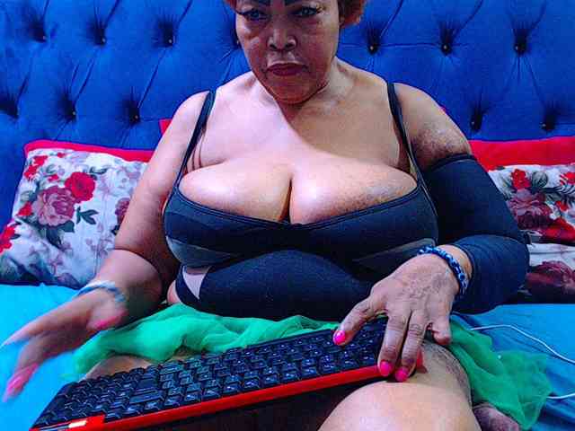 Ebonycandy10 webcam