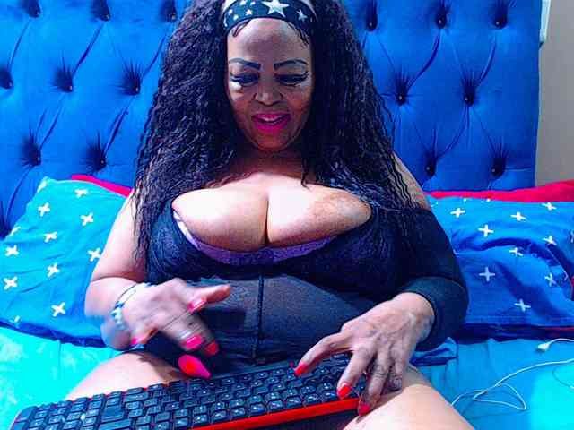 Ebonycandy10 webcam