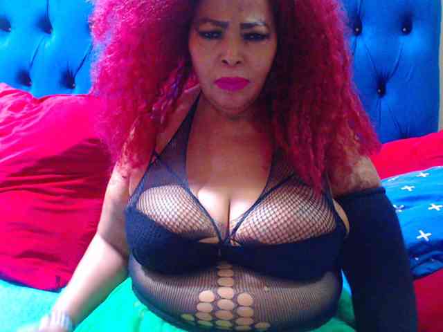 ebonycandy10's live room