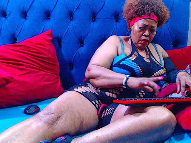 Ebonycandy10 webcam