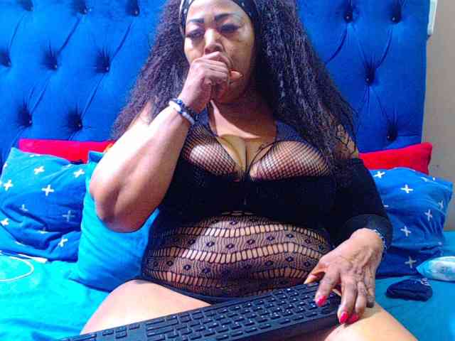 Ebonycandy10 webcam