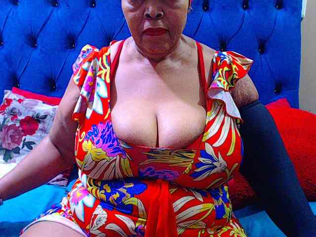 Ebonycandy10 webcam