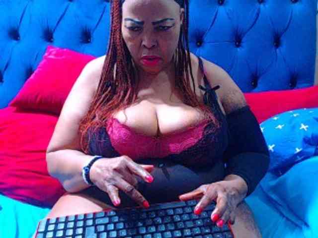 Ebonycandy10 webcam
