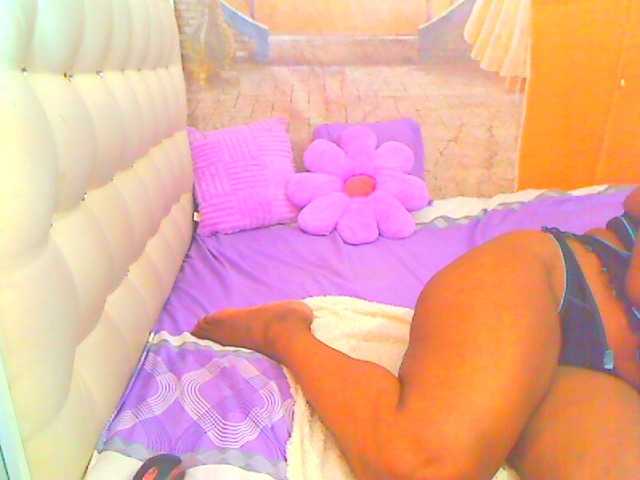 HOTLILLIE live webcam show