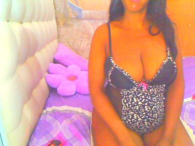 HOTLILLIE live cam on BongaCams