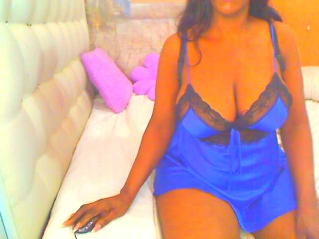 HOTLILLIE live cam on BongaCams
