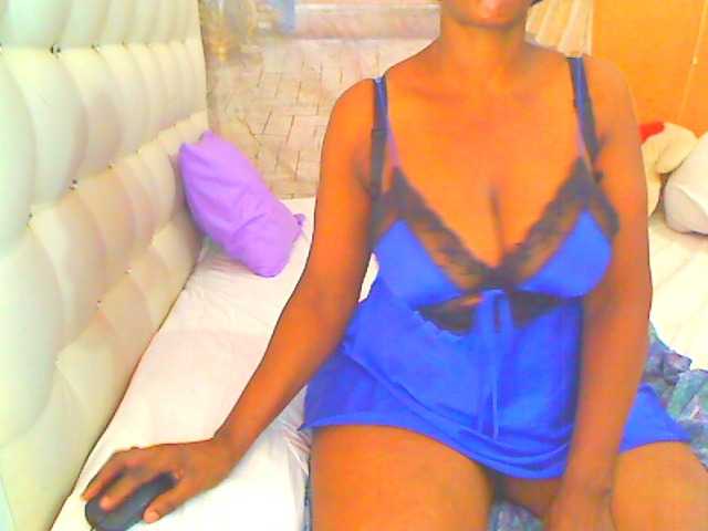 HOTLILLIE live cam on BongaCams