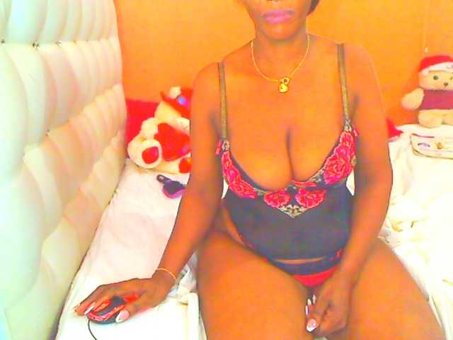 HOTLILLIE live cam preview