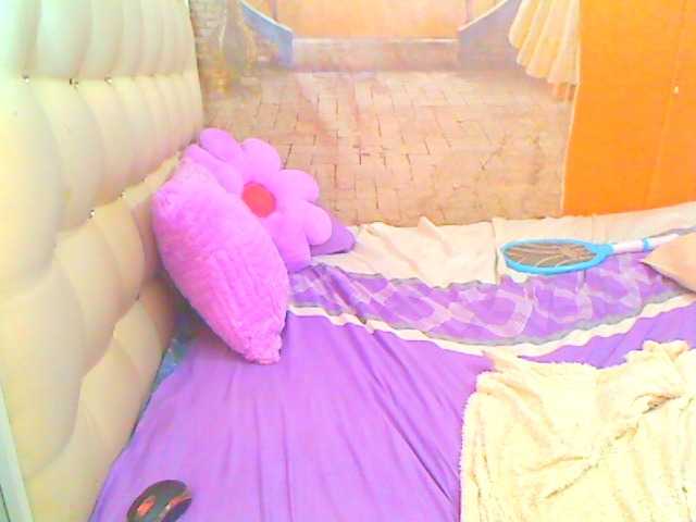 HOTLILLIE live webcam show