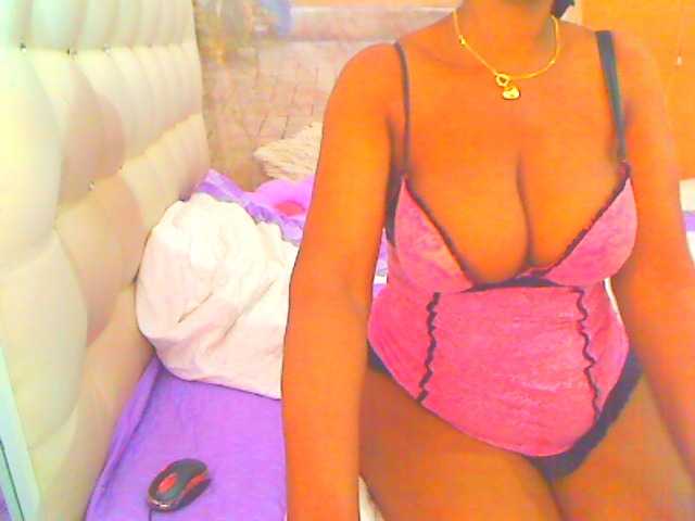 HOTLILLIE live cam on BongaCams