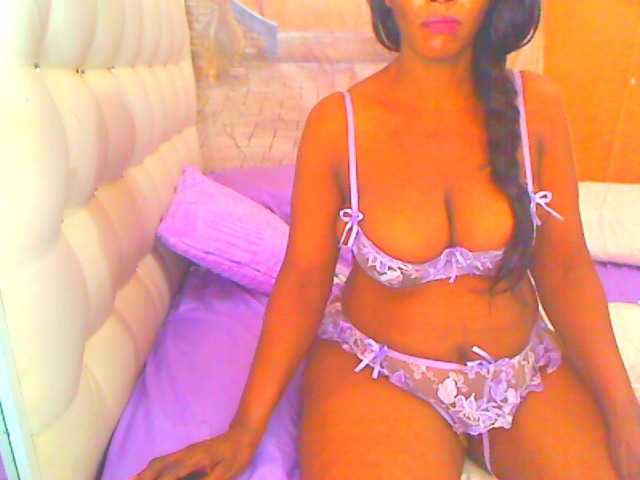 HOTLILLIE live cam on BongaCams