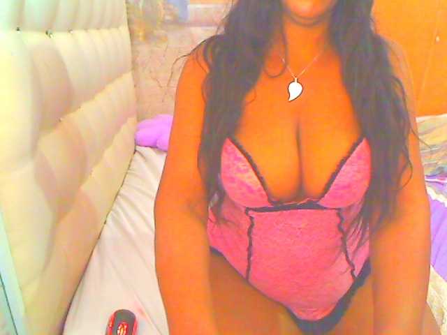 HOTLILLIE live cam on BongaCams