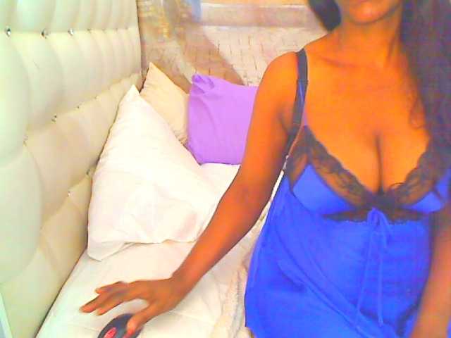 HOTLILLIE's BongaCams show and profile