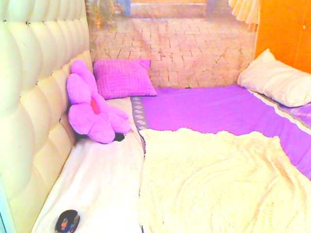 HOTLILLIE live cam on BongaCams