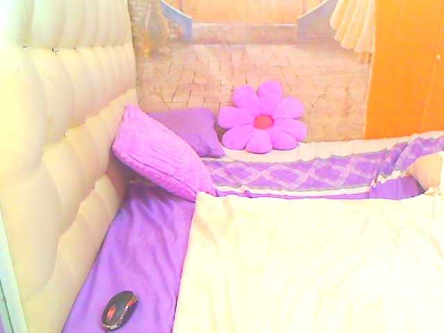HOTLILLIE live cam on BongaCams