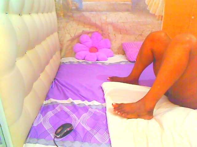 HOTLILLIE live cam on BongaCams