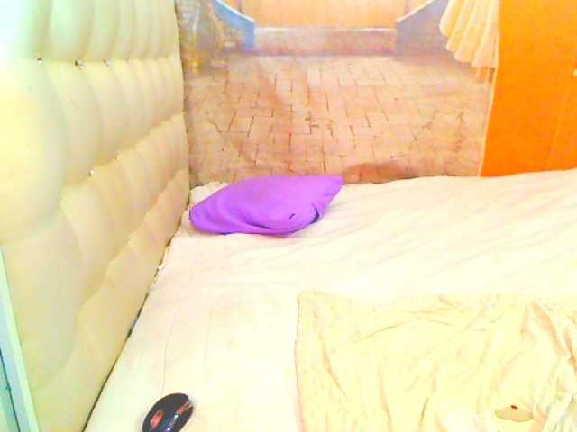 HOTLILLIE live cam on UnifiedCams