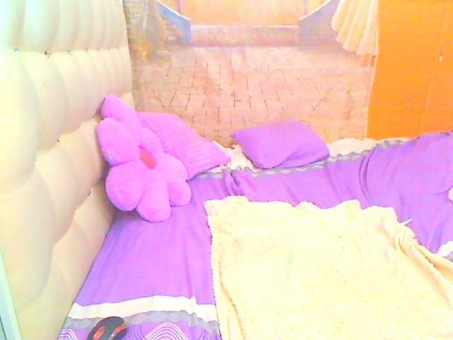 HOTLILLIE live webcam show