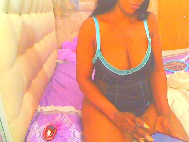 HOTLILLIE live cam on BongaCams