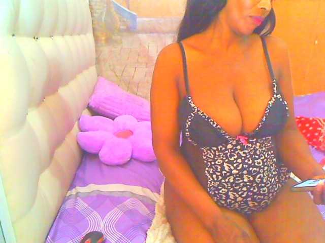 HOTLILLIE live webcam show