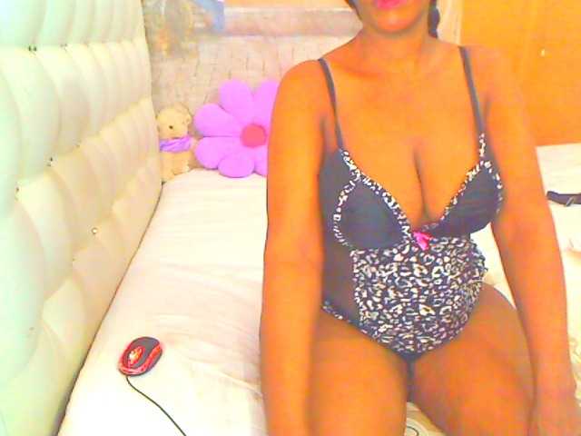 HOTLILLIE live cam on BongaCams