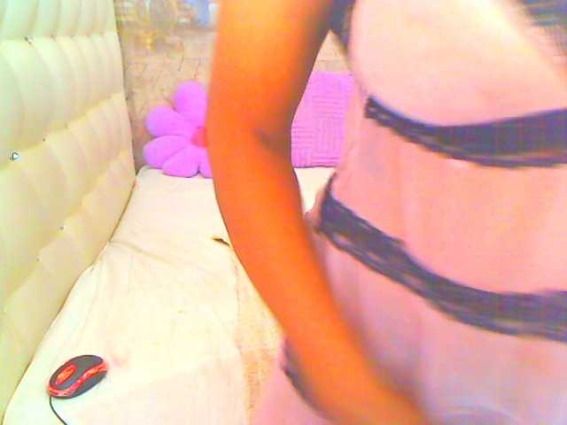 HOTLILLIE live cam on BongaCams