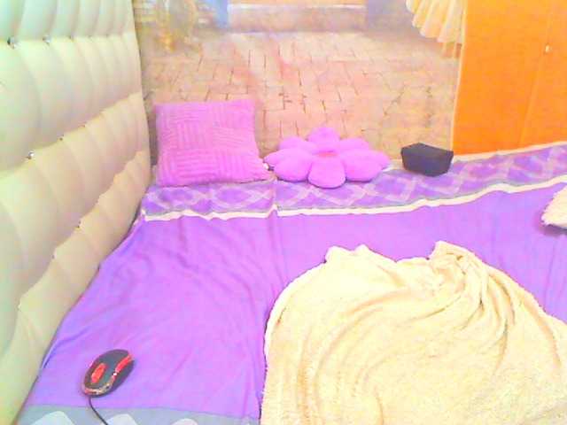 HOTLILLIE live cam