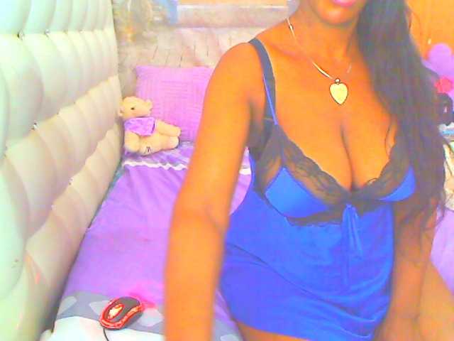 HOTLILLIE live cam on BongaCams