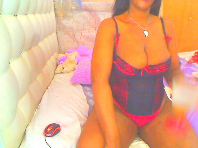 HOTLILLIE live cam on BongaCams