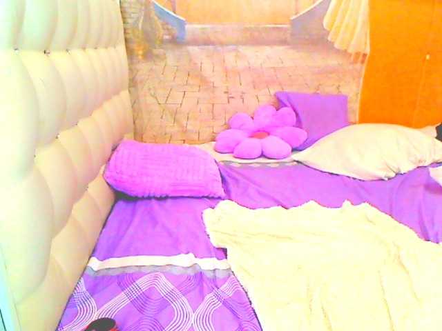 HOTLILLIE live cam on BongaCams