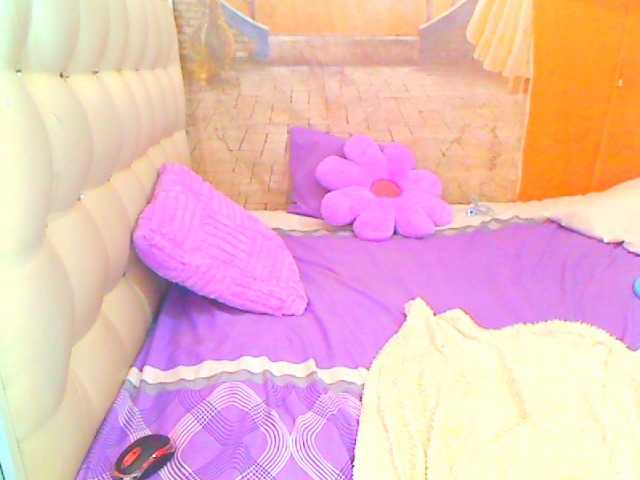 HOTLILLIE live webcam show