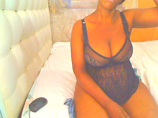 HOTLILLIE live cam on BongaCams