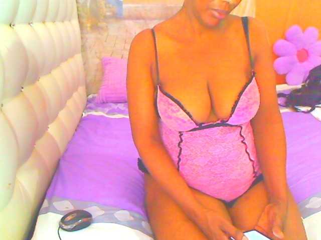 HOTLILLIE live cam on BongaCams