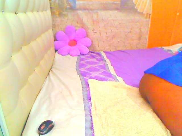 HOTLILLIE live cam on BongaCams