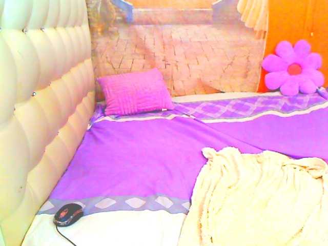 HOTLILLIE live cam on BongaCams