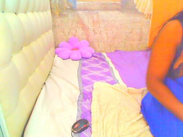 HOTLILLIE live cam on BongaCams