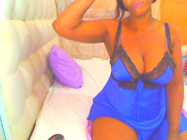 HOTLILLIE live cam on BongaCams