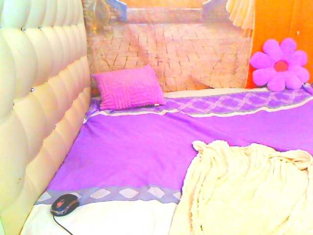 HOTLILLIE live cam on BongaCams
