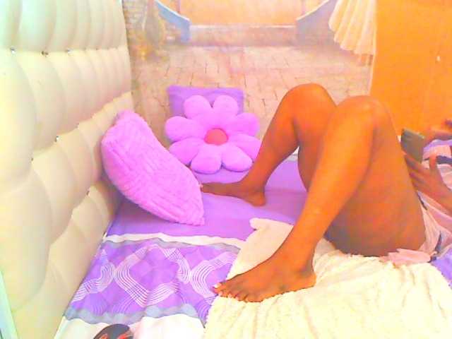 HOTLILLIE live webcam show