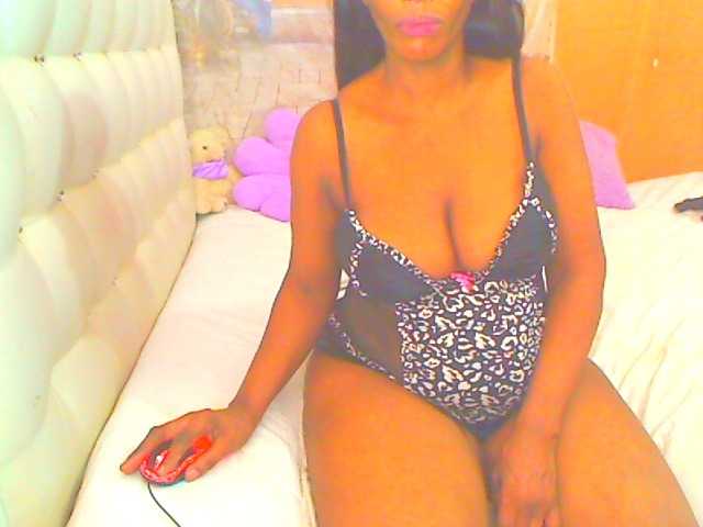 HOTLILLIE live cam on BongaCams